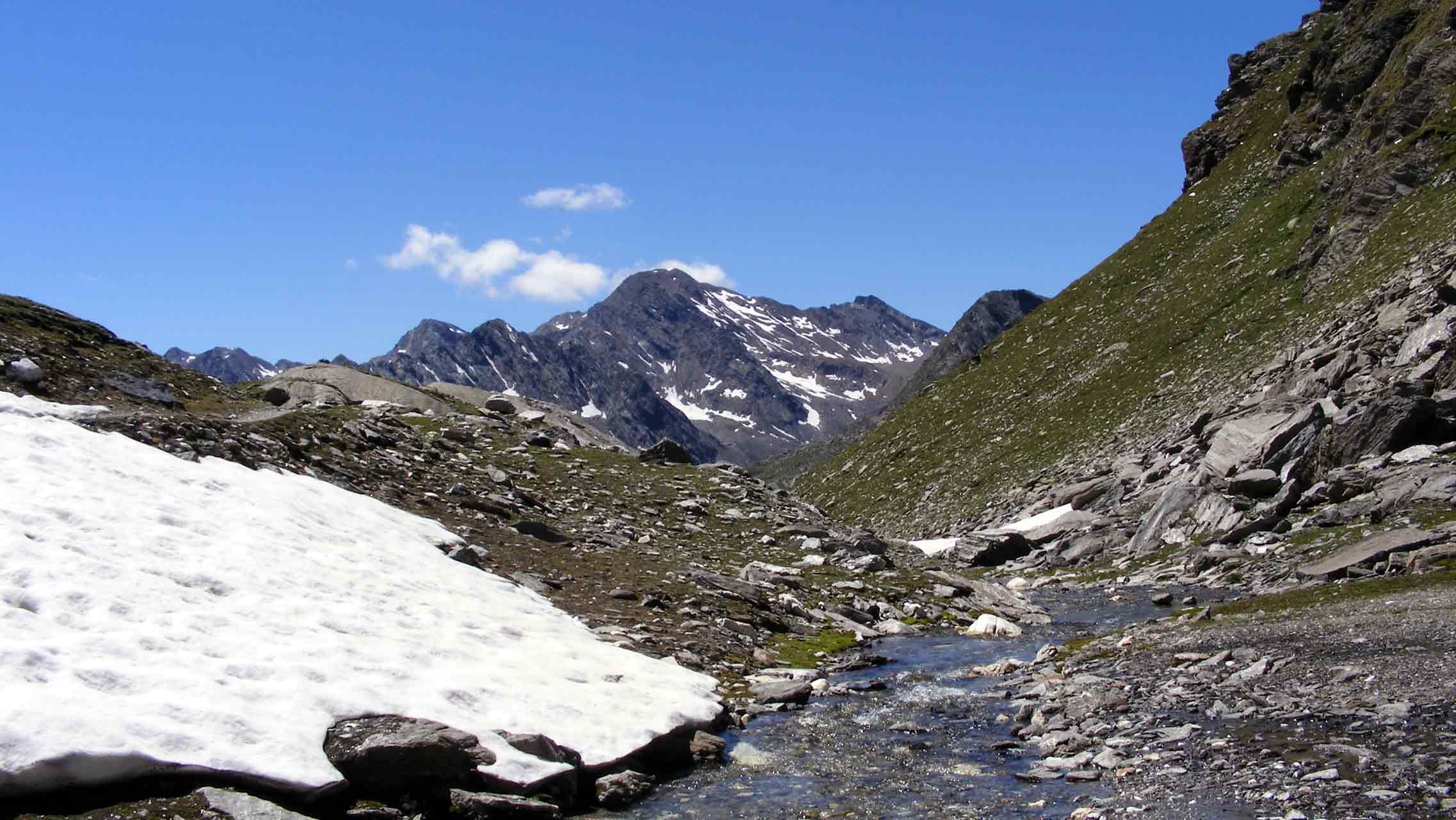 Panorama mit Bergbach auf dem Weg zur Lodnerhütte