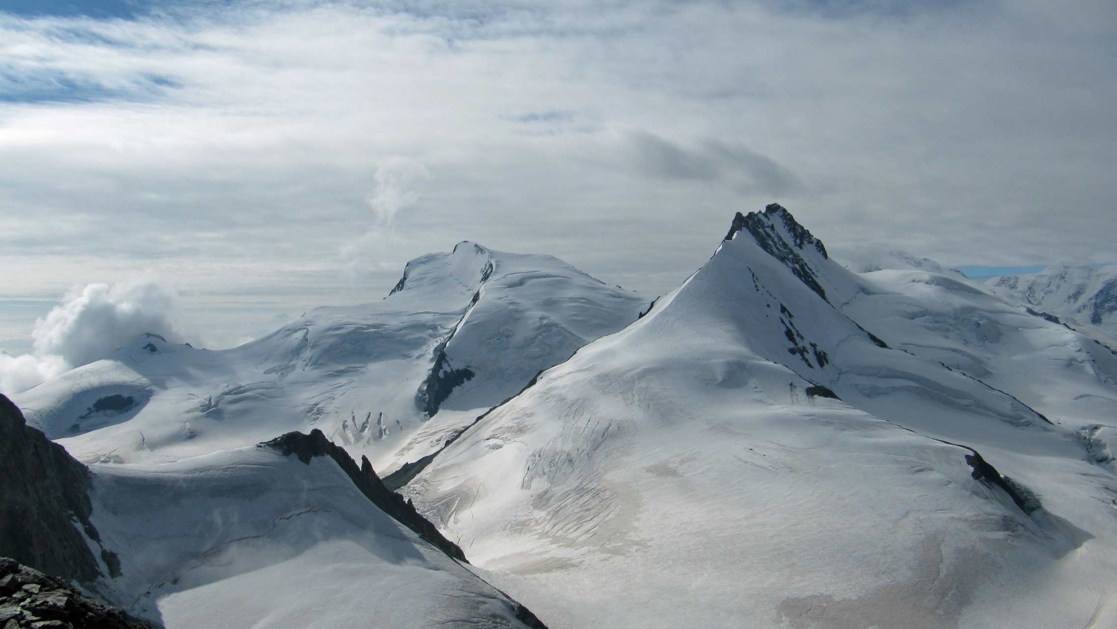 Blick auf Rimpfischhorn und Adlerhorn vom Feechopf